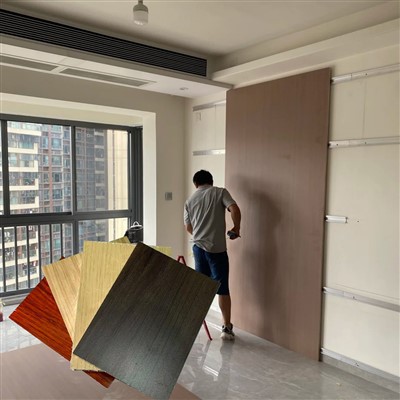 ألواح الجدران الخارجية أو الداخلية المصنوعة من الألومنيوم على شكل قرص العسل والمقاومة للأشعة فوق البنفسجية-.